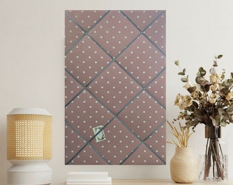 Op maat gemaakt handgemaakt, licht gewatteerd stofbericht Bulletin Memo Board gemaakt met Pink Dotty Spot-stof