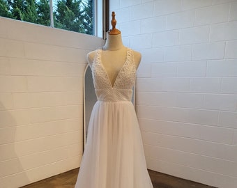 Wedding Dress Boho wedding dress, Designer long white Bridal Gown, Lace and tulle ivory wedding dress