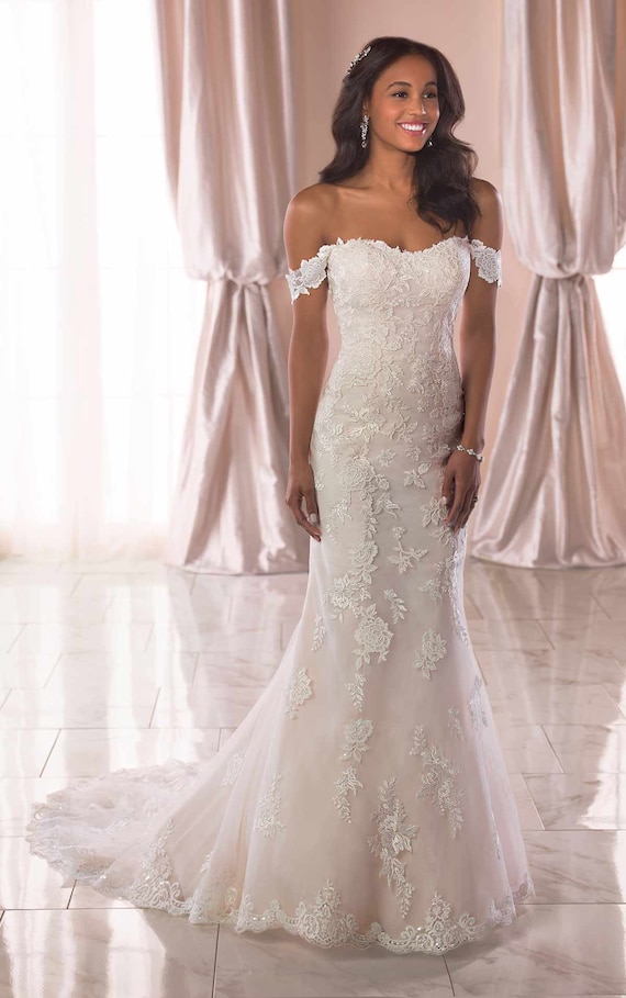 Buy Stella York Ivory Lace Wedding Dress, Off-shoulder, Fit-and-flare, US 12 Online in India - Etsy Buy Stella York Ivory Lace Wedding Dress, Off-shoulder, Fit-and-flare, US 12 Online in India - Etsy