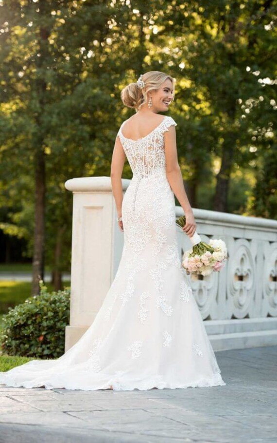 Stella York Lace Mermaid Wedding Dress, Dusky Pink Moscato, Ivory Overlay -  Etsy Israel