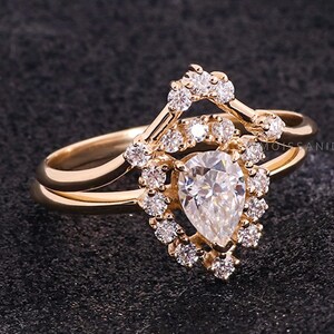 2 CT Pear Moissanite Engagement Ring Set 14K Gold Ring Bridal Set Floral Halo Wedding Ring Unique Promise Ring Anniversary Gifts