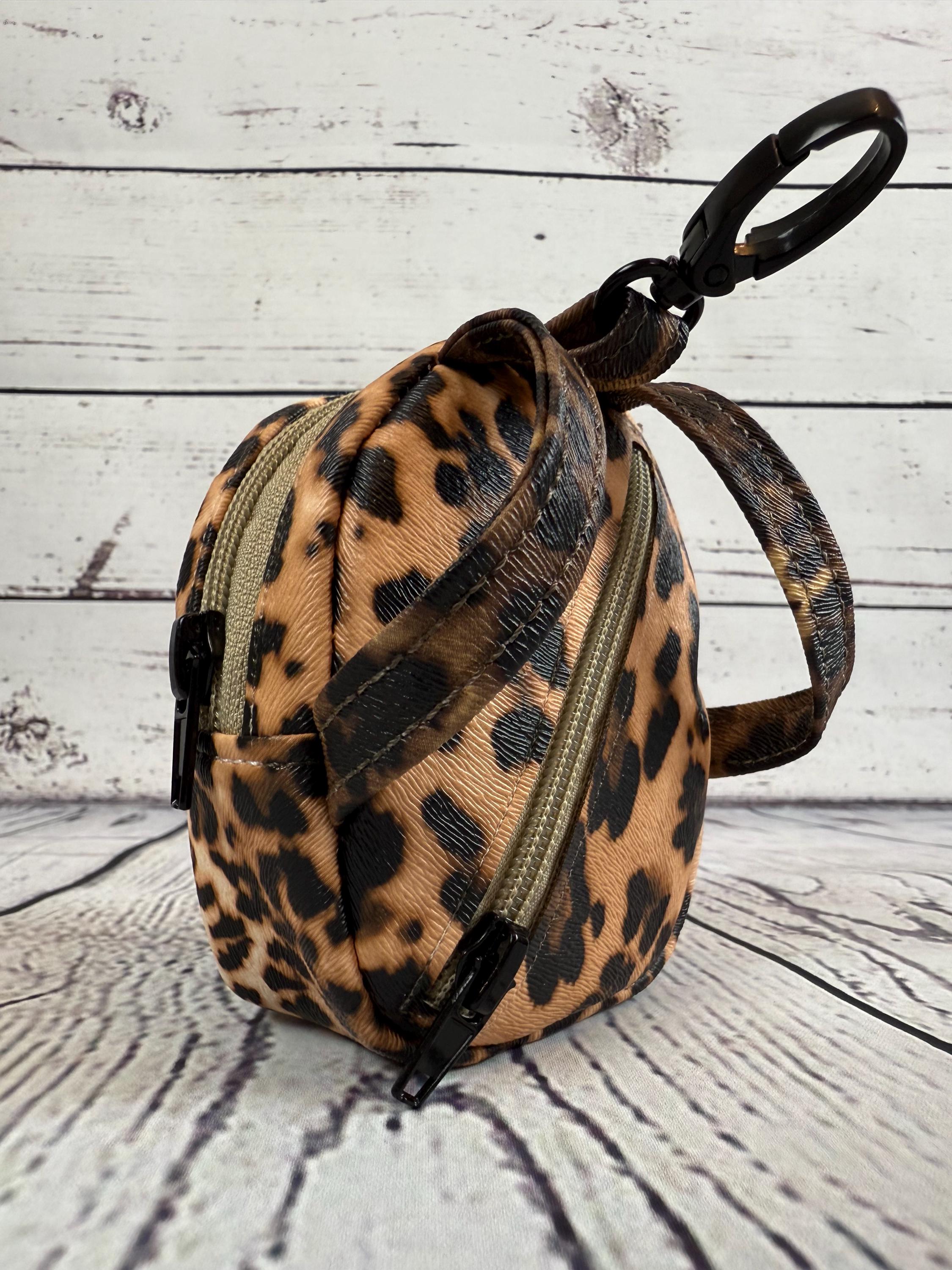 Mini Backpack Coin Purse | Leopard Print Faux Leather Zipper  display picture 1