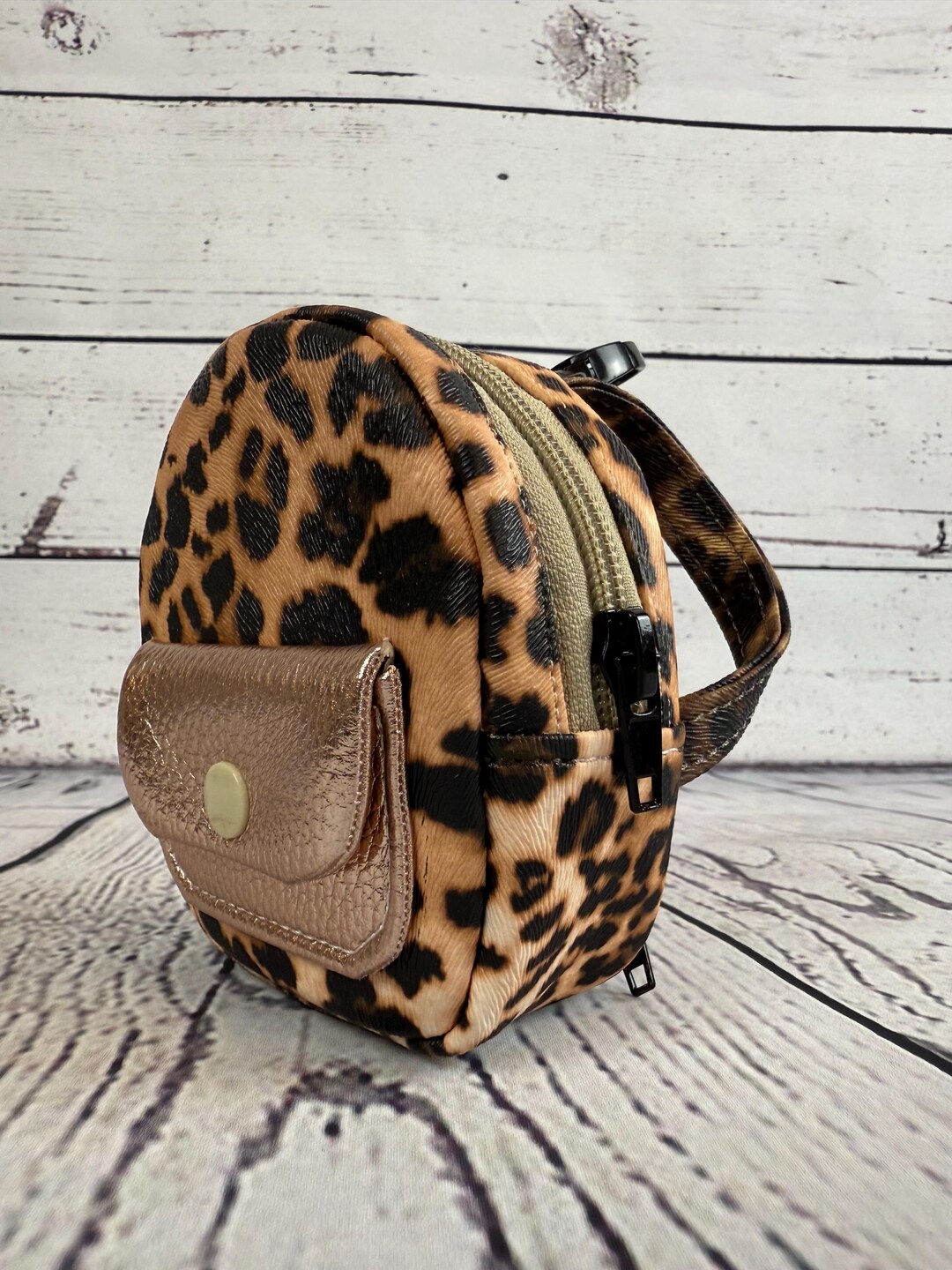 Mini Backpack Coin Purse | Leopard Print Faux Leather Zipper  display picture 2