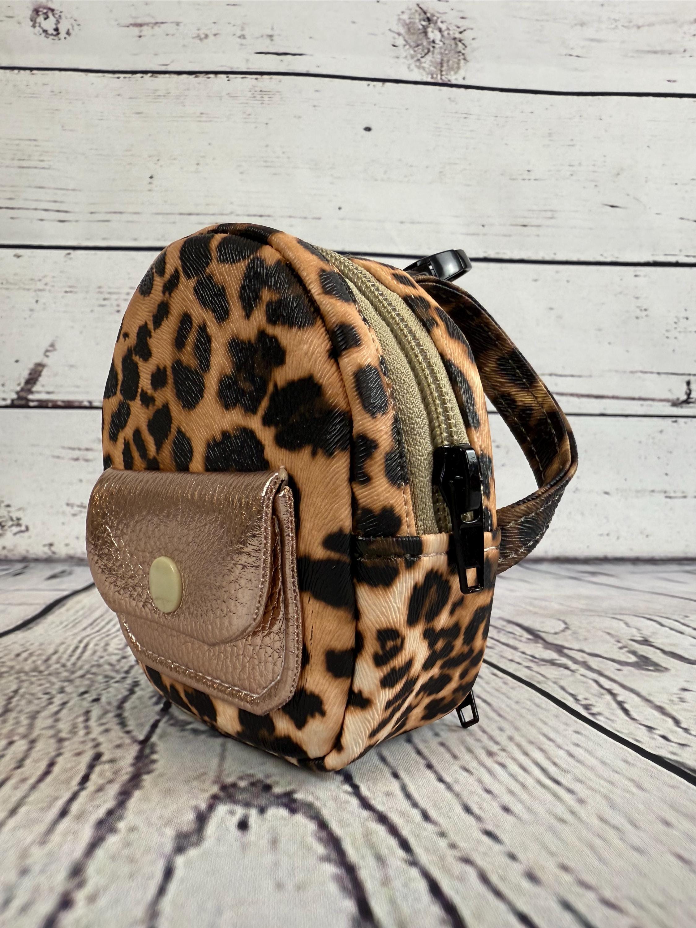Mini Backpack Coin Purse | Leopard Print Faux Leather Zipper  display picture 3