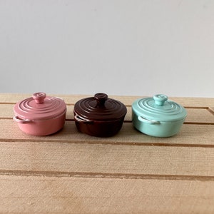 1:12 Scale Dolls House Miniature Enamel Casserole Dishes - pink, blue and brown