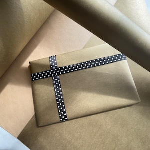 Papier cadeau de Noël or mat, 100 % recyclé et recyclable, emballage cadeau d'anniversaire végétalien respectueux des végétaliens, emballage cadeau de Noël durable