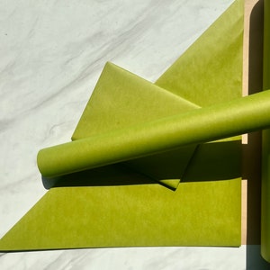 Papier cadeau écologique mat vert anis, 100 % recyclé et recyclable, papier kraft durable, emballage cadeau d'anniversaire