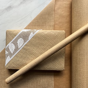 Carta da regalo ecologica con stampa effetto juta avorio, carta da regalo riciclata e riciclabile al 100%, carta da regalo Kraft per compleanni, sostenibile