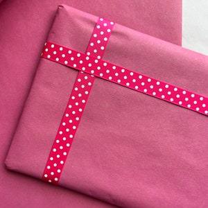 Papier cadeau rose mat, 100 % recyclé et recyclable, papier cadeau kraft écologique laminé/plié