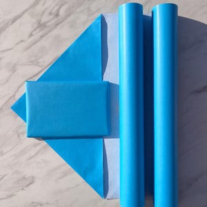 Papel de regalo ecológico con líneas de color azul cielo, 100 % reciclado y reciclable, papel de regalo kraft sostenible, papel de regalo para cumpleaños de niños