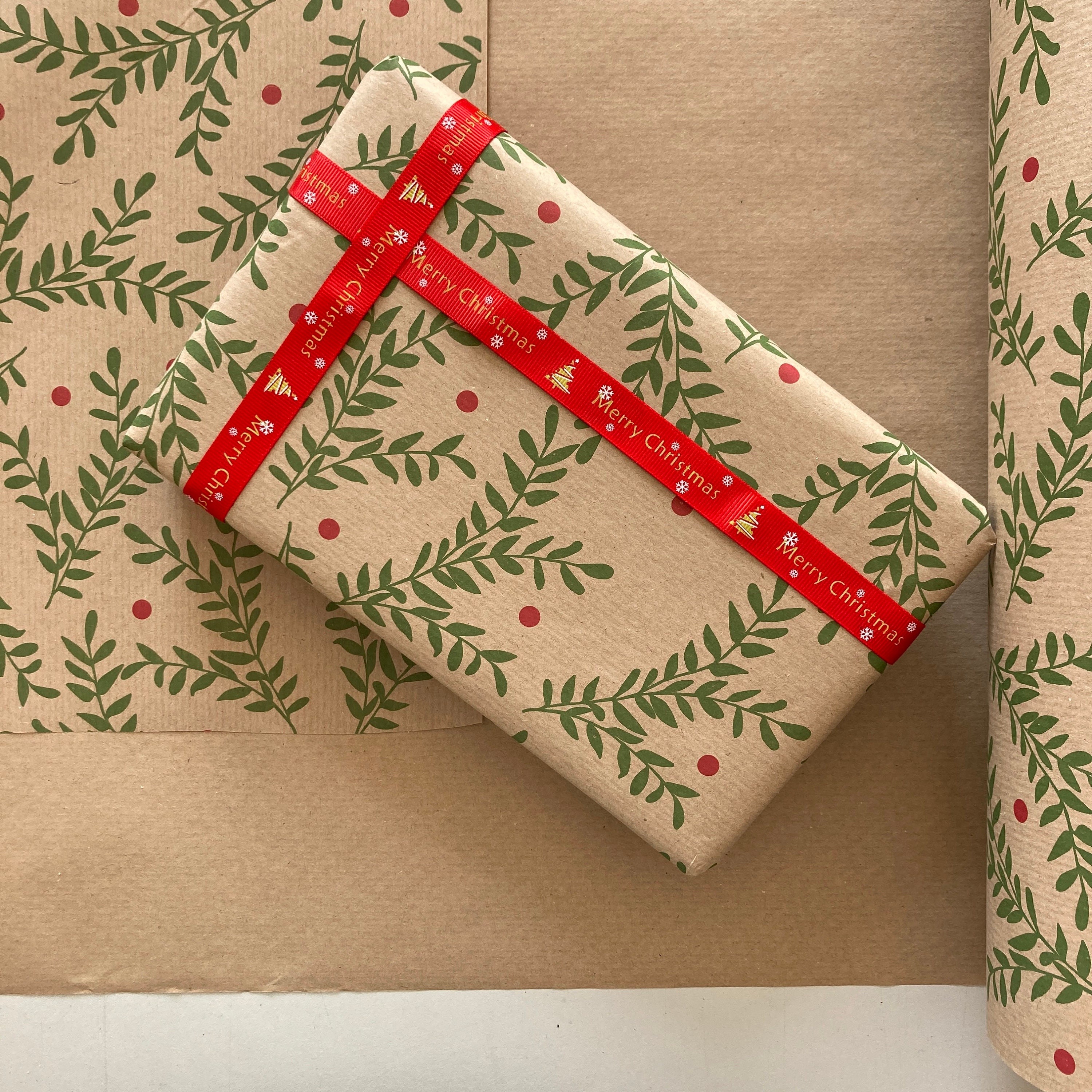 FAHXNVB Christmas Wrapping Paper Brown Kraft Paper with Christmas Elements Print Paper Christmas Gift Paper Gift Paper Vintage Floral Paper Kraft Paper