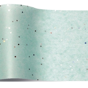 Op de afbeelding: Lichtblauw tissuepapier met zilveren glitter stippen.