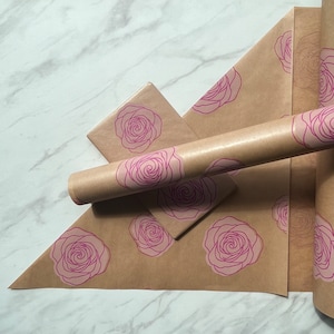 Papel de embrulho ecológico com estampa de rosas cor-de-rosa, 100% reciclado e reciclável, papel de embrulho Kraft para aniversário, sustentável
