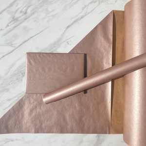 Carta da regalo ecologica in carta kraft color oro rosa metallizzato, 100% riciclata e riciclabile, ideale per regali di compleanno, anniversario e festa della mamma.