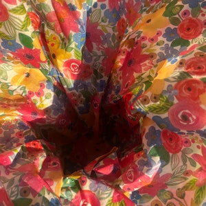 Helles Blumen Designer Print Umweltfreundliches Seidenpapier, 100% recycelt und recycelbar, Geburtstags-Seidenpapier, luxuriöses bedrucktes Seidenpapier