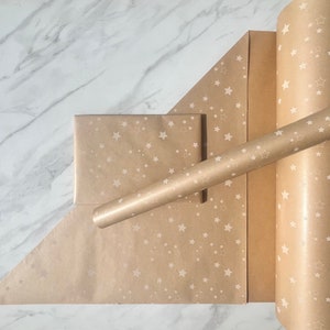 Weiße Sterne Umweltfreundliches Geschenkpapier, 100% recycelt und recycelbar, Kraftpapier, Geschenkpapier, Geburtstag, Weihnachten, Valentinstag