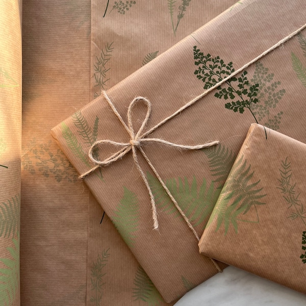 Botanische Blätter, umweltfreundliches Geschenkpapier, 100 % recycelt und recycelbar, Kraftpapier, Geburtstagspapier.