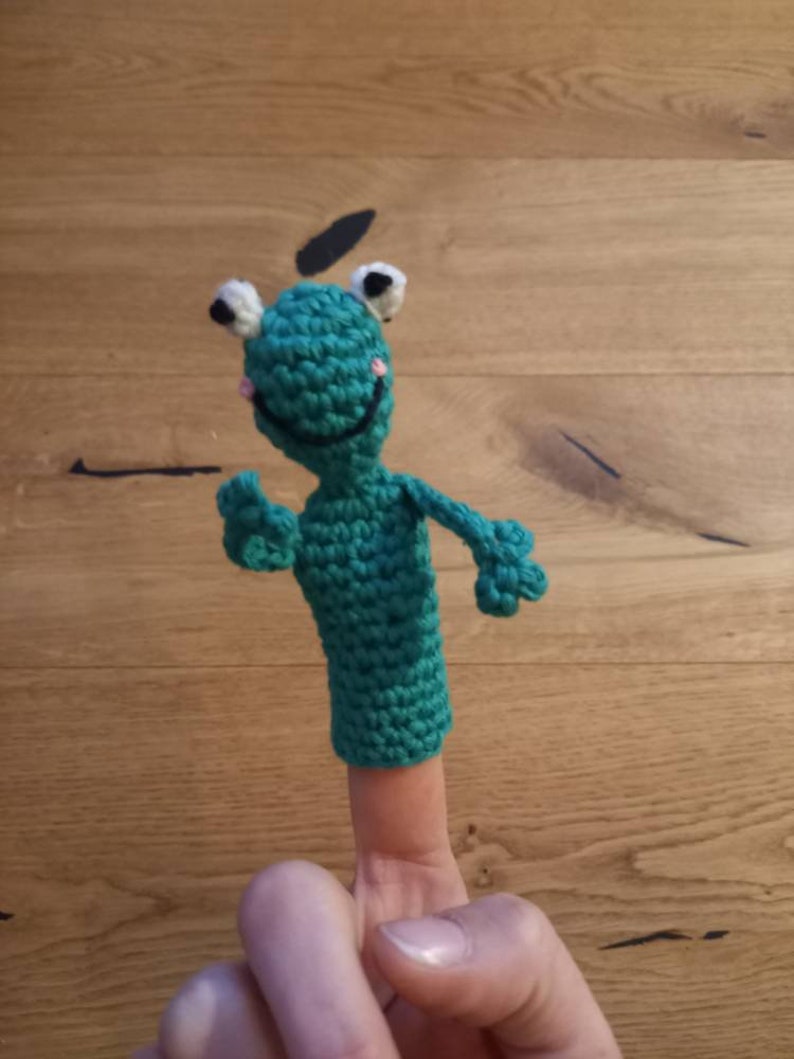 Fingerpuppe Fingerpuppen gehäkelt Dunkelgrüner Frosch