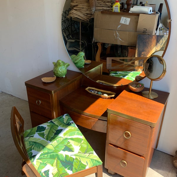 Vintage Mid Century Vanity - Local Pickup in Richmond, VA - Shipping is very expensive!