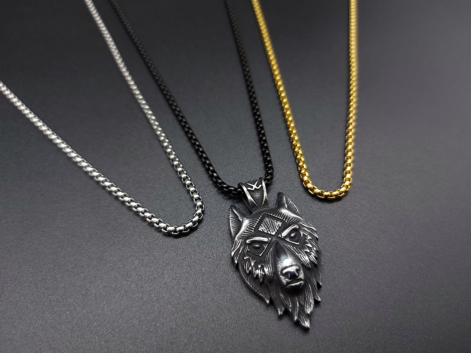 Collana Con Ciondolo A Forma Di Testa Di Lupo Vichingo Color