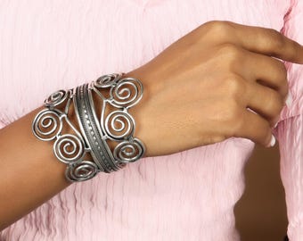 Handgjort silverspiralarmband | Boho Statement-armband | Justerbara etniska tribalsmycken, present till henne