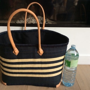 Large double basket with long handles and closing pouch. image 4