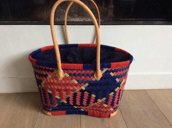 Aravola Einkaufskorb mit 60 cm Henkeln und Verschlussbeutel. Korb aus Stroh, Bast, Weidengeflecht, Strandkorb