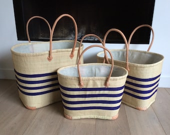 Large double aravola basket with long handles and closing pouch.