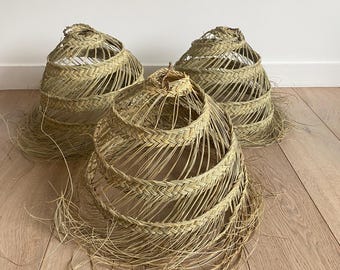 LOT of 3 round alfa light suspensions. Straw home decoration. Lampshade