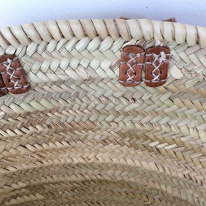 Lot de 2 paniers de marché marocain, doubles anses cuir longues, en palmier doum, panier de plage, cabas image 4