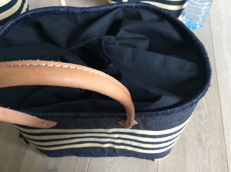 Large double basket with long handles and closing pouch. image 8