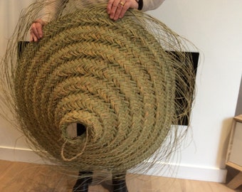 Très grande Suspension luminaire plate en alfa. Paille decoration maison. Abat jour