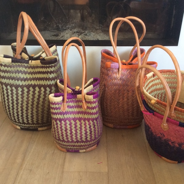 round tote basket, bucket bag. Ideal shopping, markets, beach. Raffia, wicker palm, rush, straw