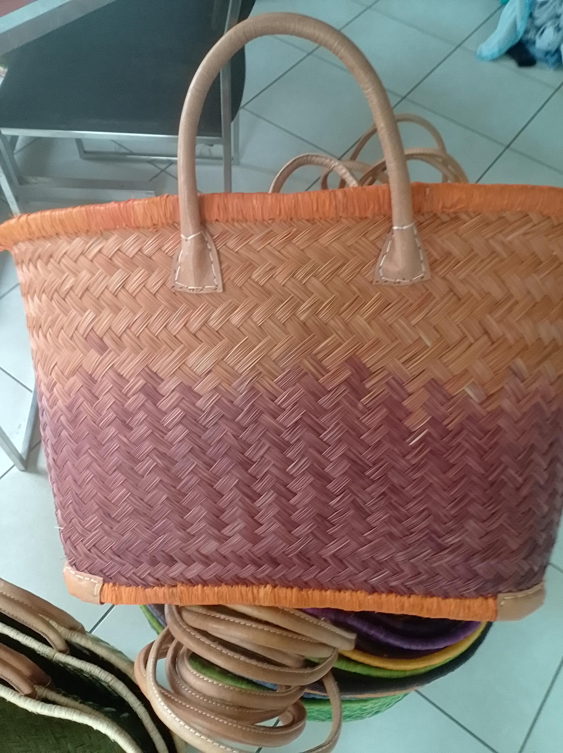 Panier Cabas En Jonc Avec Renforts Cuir - Fushia Pour Marché Ou Plage