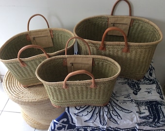 lot de 10 paniers cabas aravola anses cuir 40cm . Sac cabas paille. Idéal courses, marchés, plage. Raphia , palmier osier’ jonc