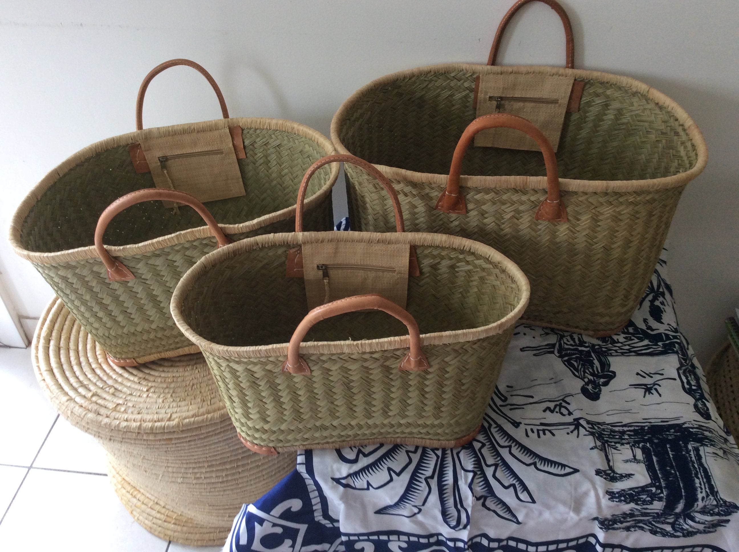 Lot de 10 Paniers Cabas Aravola Anses Cuir 40cm . Sac Paille. Idéal Courses, Marchés, Plage. Raphia