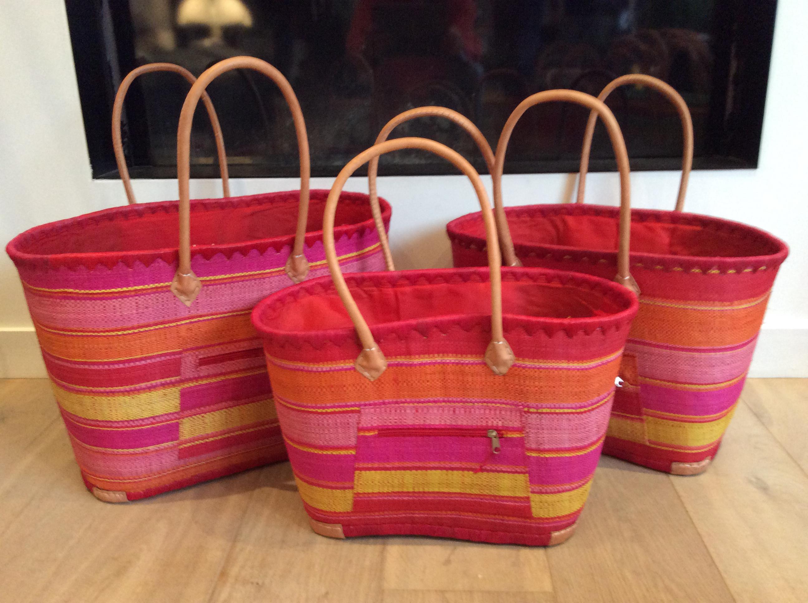 Large aravola basket with double rabane long handles and closing pouch. Beach bag, straw rush wicker raffia