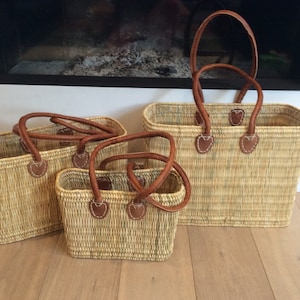 Panier cabas en jonc anses cuir longues 70 cm , paille osier rotin