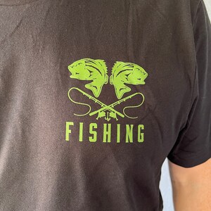 Angeln Unisex Shirt, Lustiges Angeln Shirt, Liebhaber des Angelns, Süßwasser oder Tiefsee Angeln Shirt, Geschenke für Papas, Freunde Geburtstagsshirt