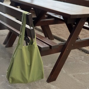 Tasche mit verstecktem Magneten. Neues und originelles Design. Groß genug, um alle Dinge des täglichen Bedarfs zu verstauen. Immer noch schön und modisch.