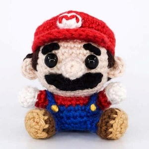 Mini Mario docka virkmönster, amigurumimönster, present till älskare, sötaste amigurumi dockmönster, sovkompis, Super Mario Gamer-present