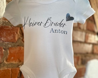 Babybody, Body mit Namen, personalisiert, geplottert, kleiner Bruder, kleine Schwester, Geschenk zur Geburt, Geschenk Babyparty, Individuell