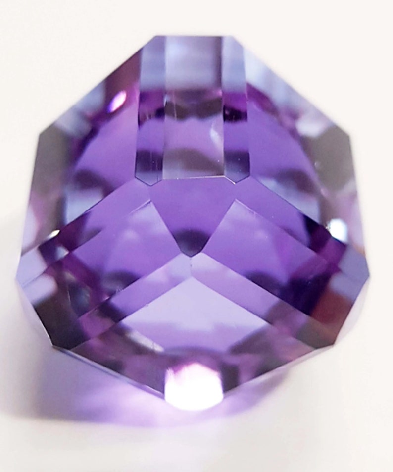 140 Crt Bicolor Amethyst Fancy Cut and Gemstone for Making Jewellery