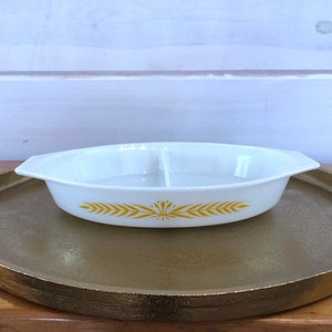 Vintage Pyrex Divided 1.5 Quart Casserole Dish in Golden Royal Wheat Pattern, circa 1970s
