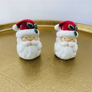 Vintage Santa Claus Head Ceramic Salt and Pepper Shakers, circa 1990s