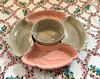 1950s Valley Vista California Pottery Serving Dish Set in Pink & Beige Leaf Pattern