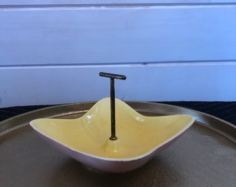 Vintage USA 50s Ceramic Yellow Four Lobed Dish with Brass Handle and Etched Leaves