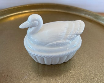 1960s White Porcelain Duck on Nest Trinket Dish by Buckingham Gardens Fine Porcelain of Japan