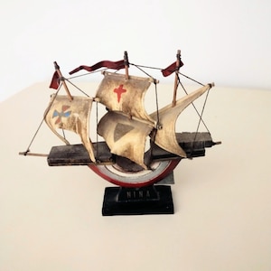 Vintage Nina Ship Model: Christopher Columbus Replica