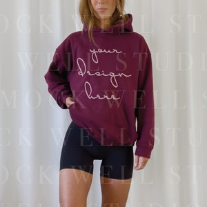 Gildan 18500 Mockup Kastanjebruin | Kastanjebruine hoodie mockup, model hoodie mockup, 18500 kastanjebruine mockup, oversized hoodie mockup, 18500 hoodie mockup